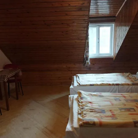 Mecsek Viragai Lak Apartment *