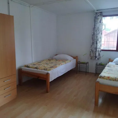 Apartamento Mecsek Virágai Lak *
